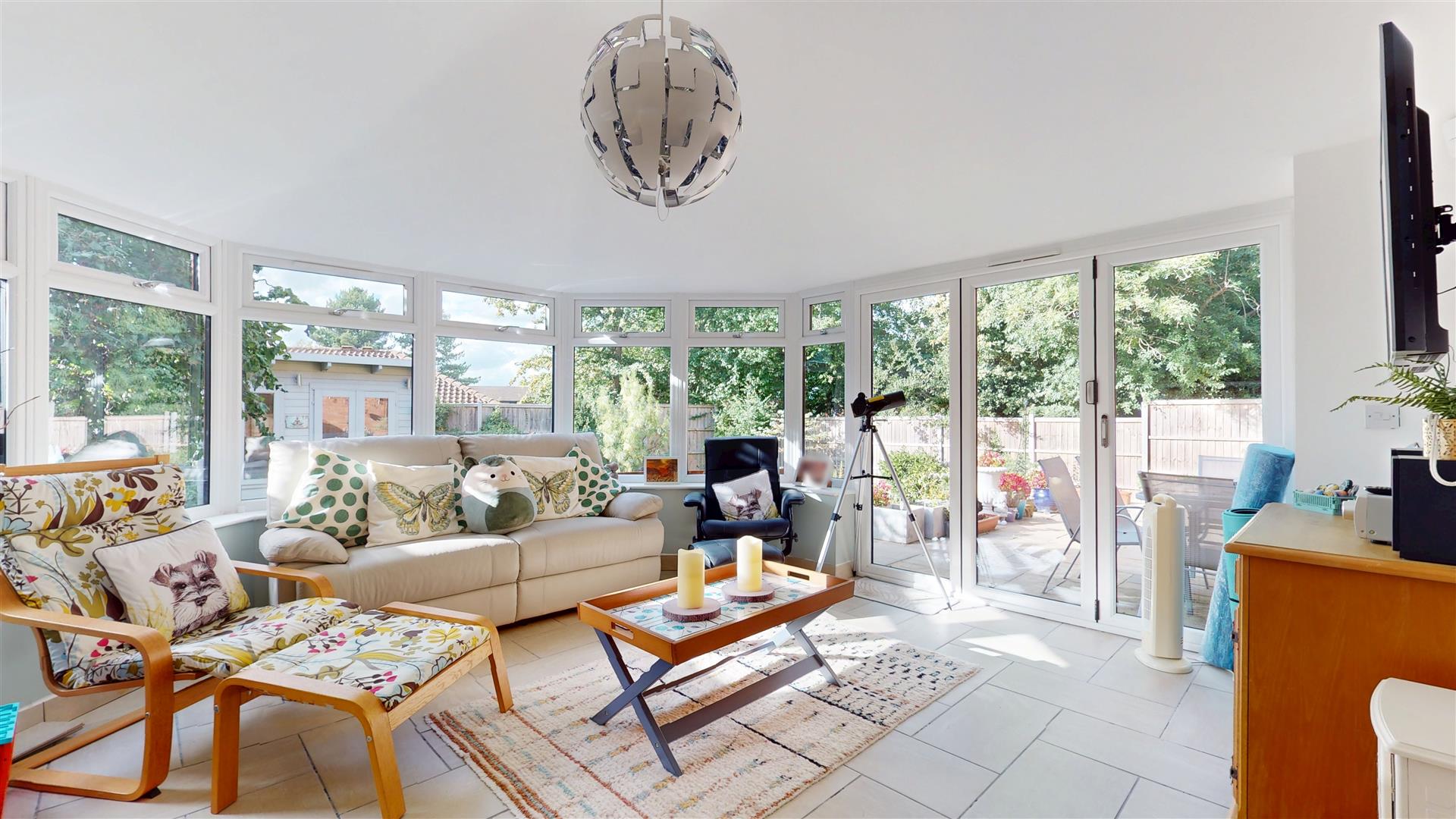 Oakley Gardens., Downhead Park, Milton Keynes